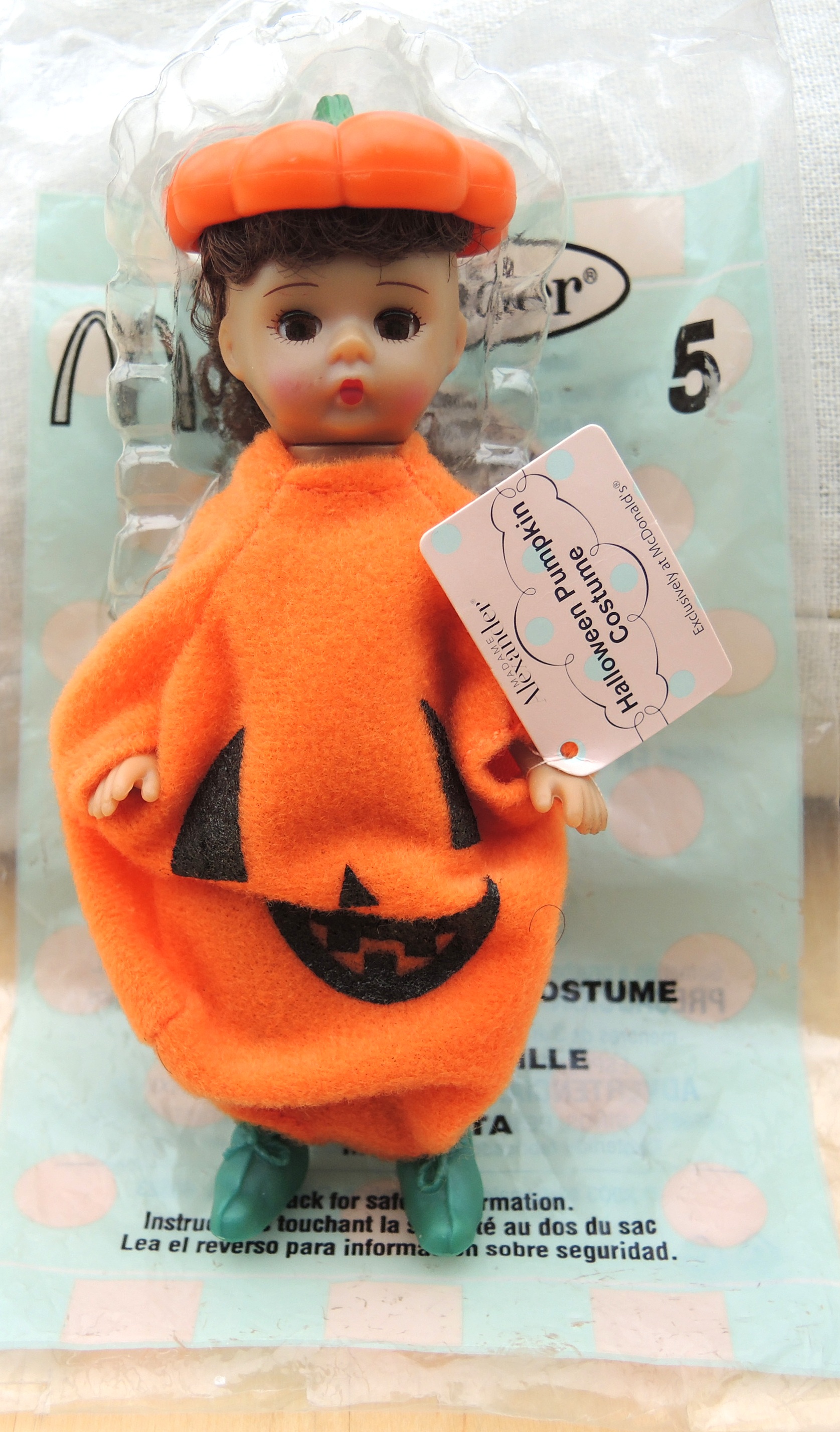 PETITE POUPEE halloween par Mme ALEXANDER pour MCDONALDS