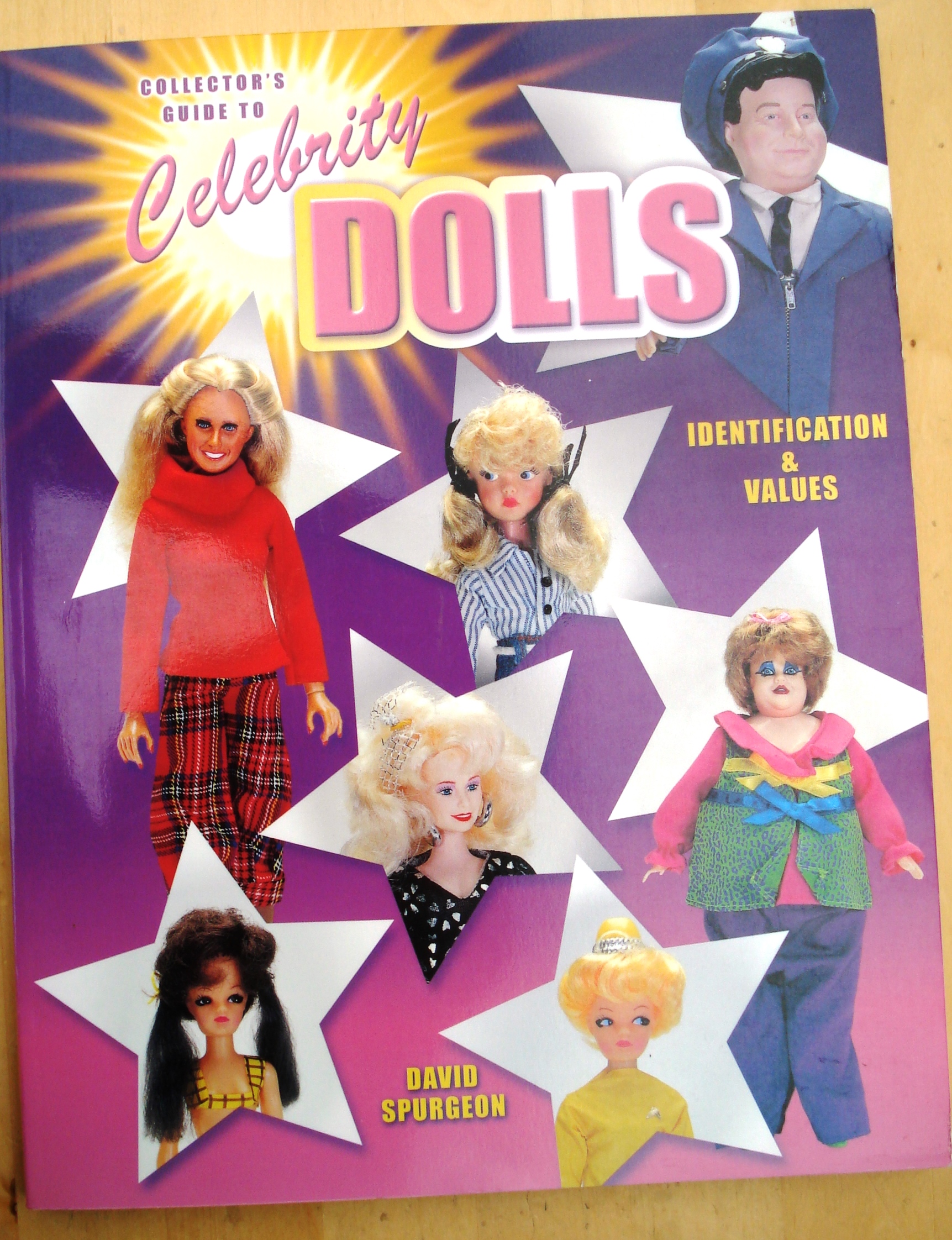 A COLLECTORS GUIDE TO CELEBRITY DOLLS