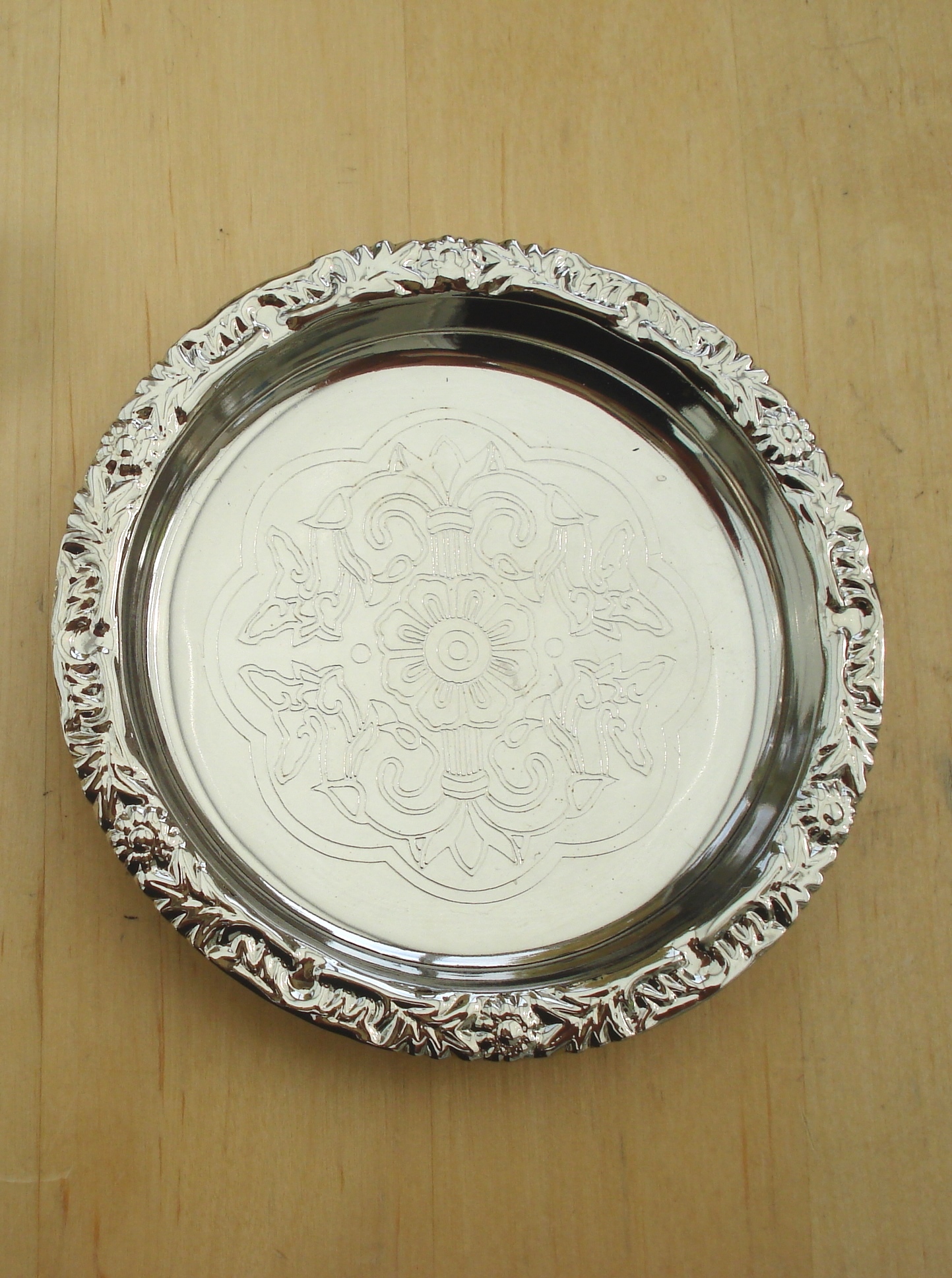 PLATEAU EN METAL  ECHELLE POUPEE 39 CM