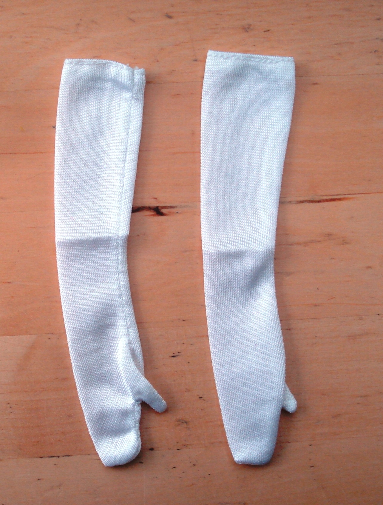 GANTS LONGUES BLANCS  ref 2  pour poupes 39 cm