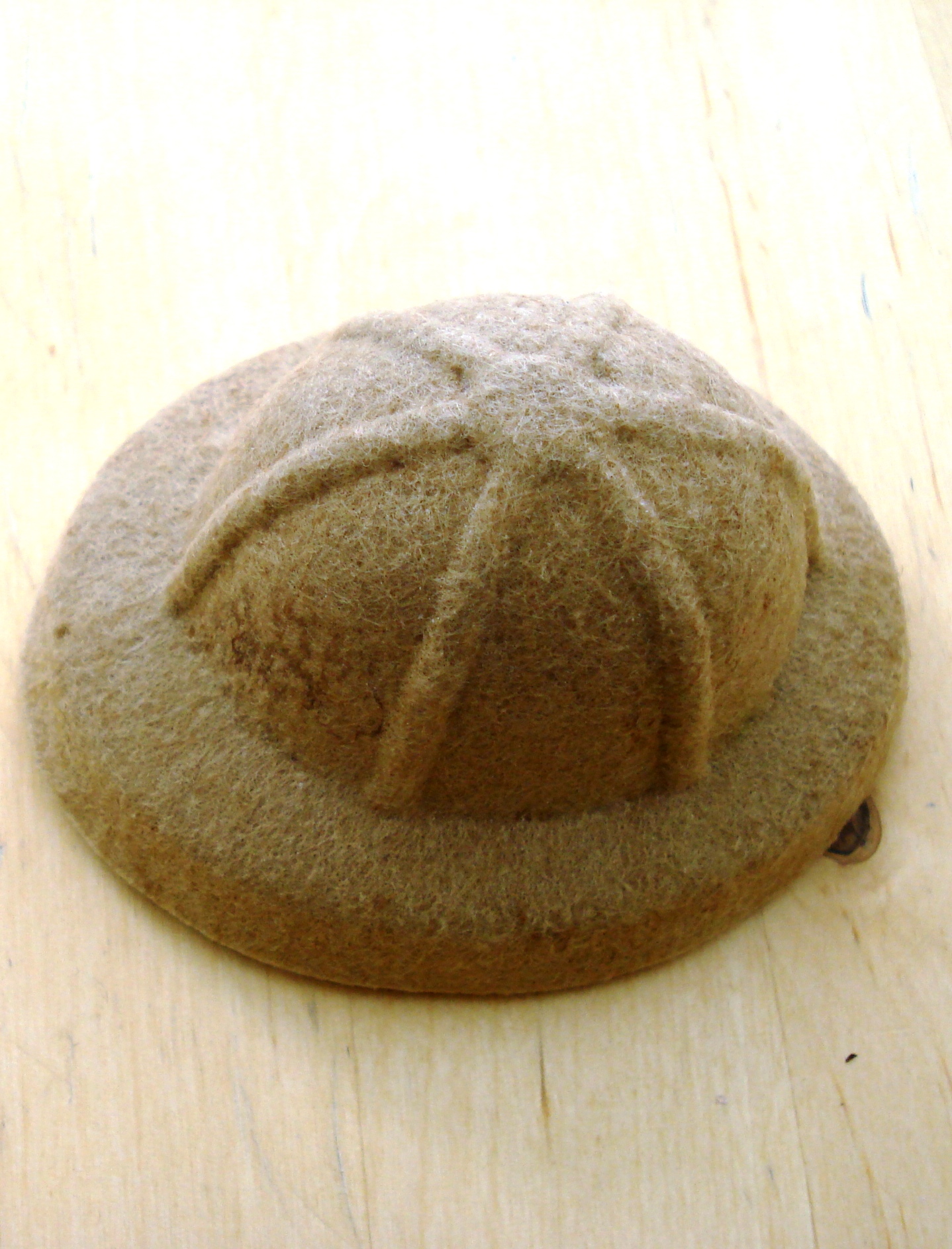 CHAPEAU SAFARI EN FEUTRINE POUR POUPEE 39CM