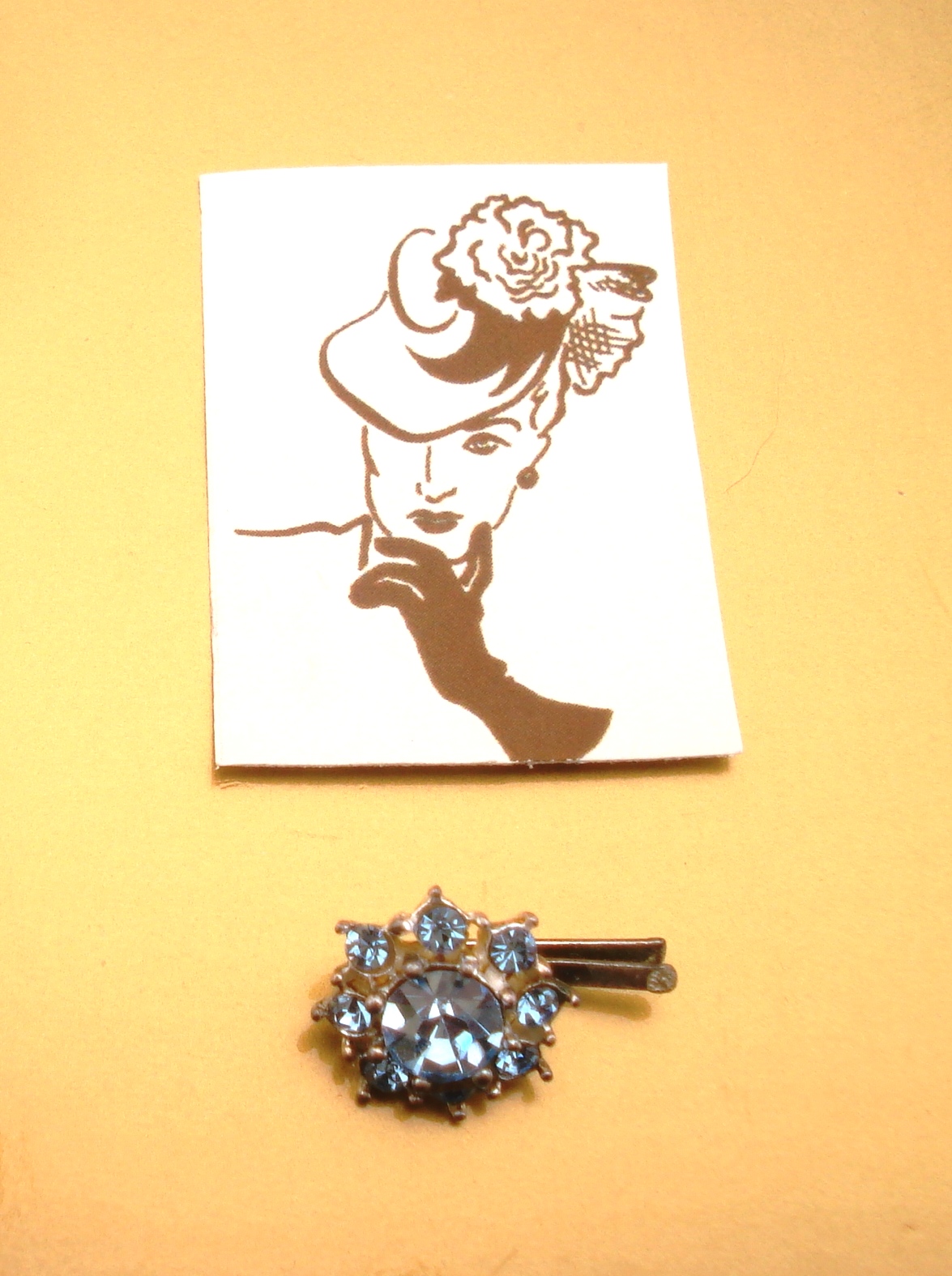 BARRETTE STRASS BLEU POUR CHEVEUX OU  CHAPEAU