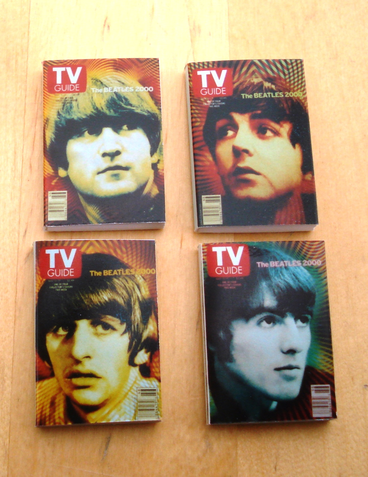 4 MINI GUIDE TV "BEATLES"    l'chelle des poupes 29 cm