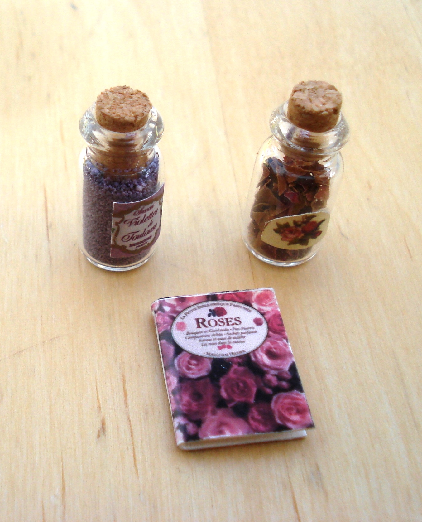 ENSEMBLE SELS DE BAINS ET SACHET PARFUME ROSE  chelle poupes