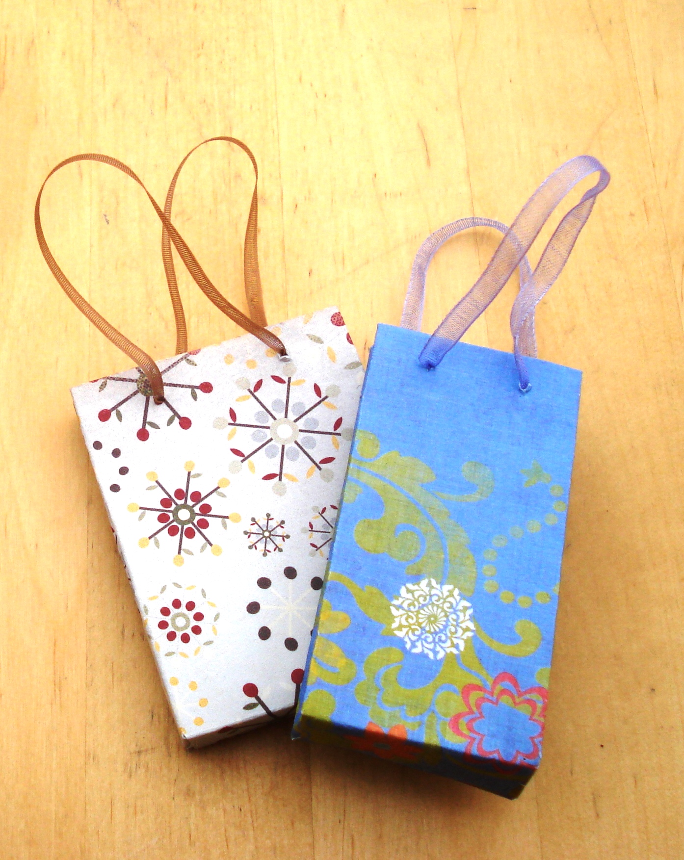 DEUX SACS SHOPPING NOEL 2 chelle poupes 29/39 cm