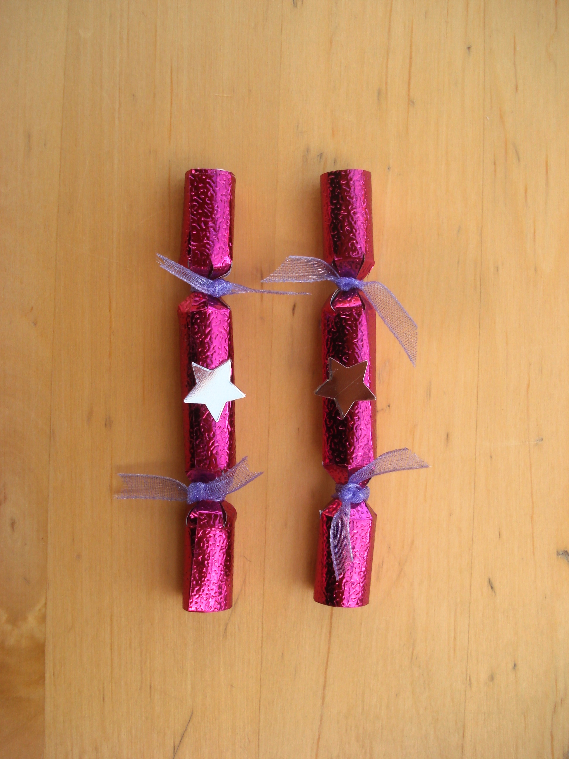 2 CRACKERS DE NOEL ROSE AVEC ETOILE   l'chelle poupes 39 cm