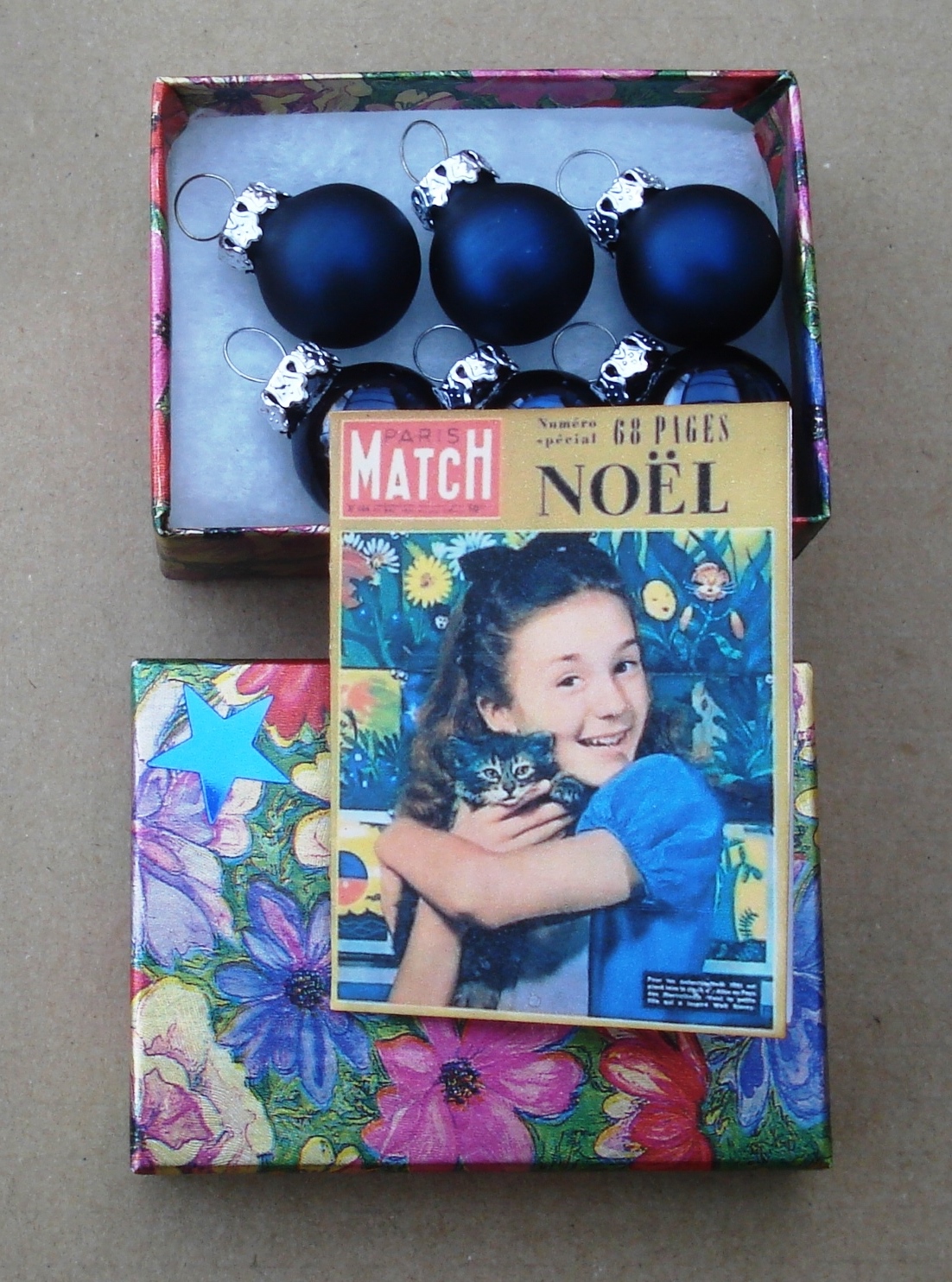 BOITE / COFFRET DE 6 MINI BOULES DE NOEL POUR GENE
