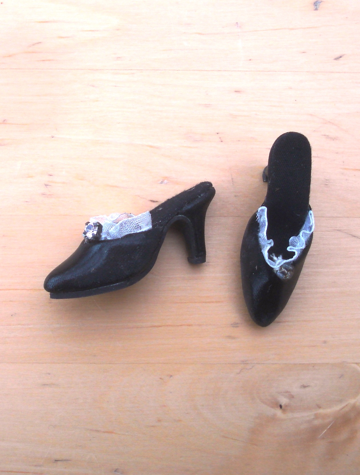 paires de chaussures sandales velours poupée dolls antique