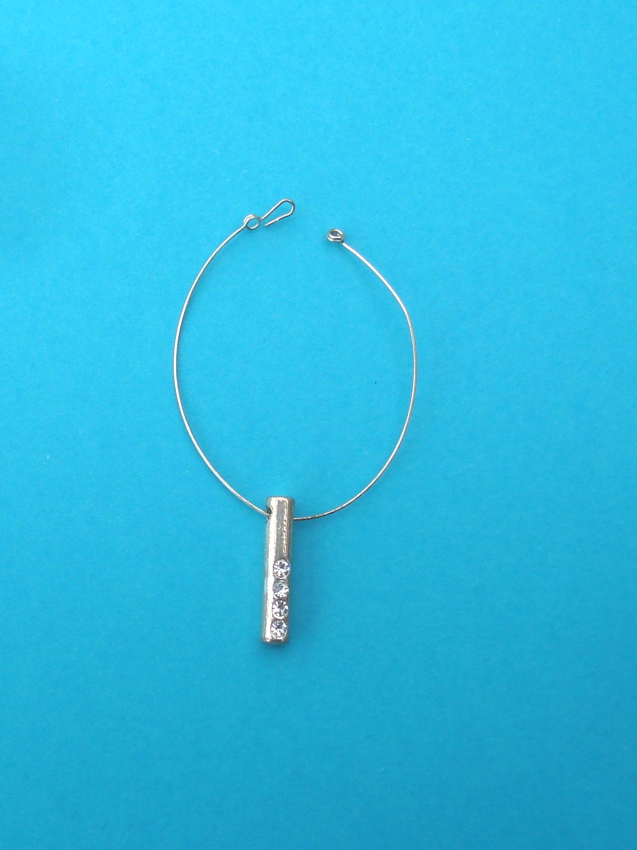 COLLIER DESIGN ARGENTE ET A STRASSE pour Tyler ou poupe 39 cm