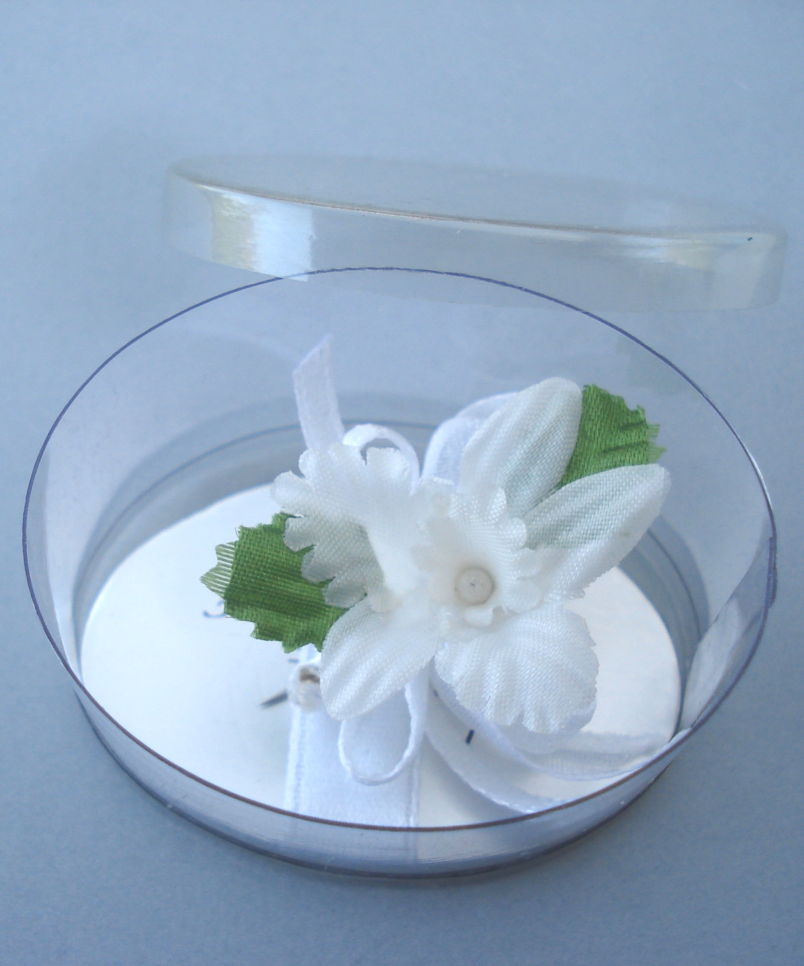 FLEUR DE POIGNET BLANCHE (CORSAGE) pour GENE
