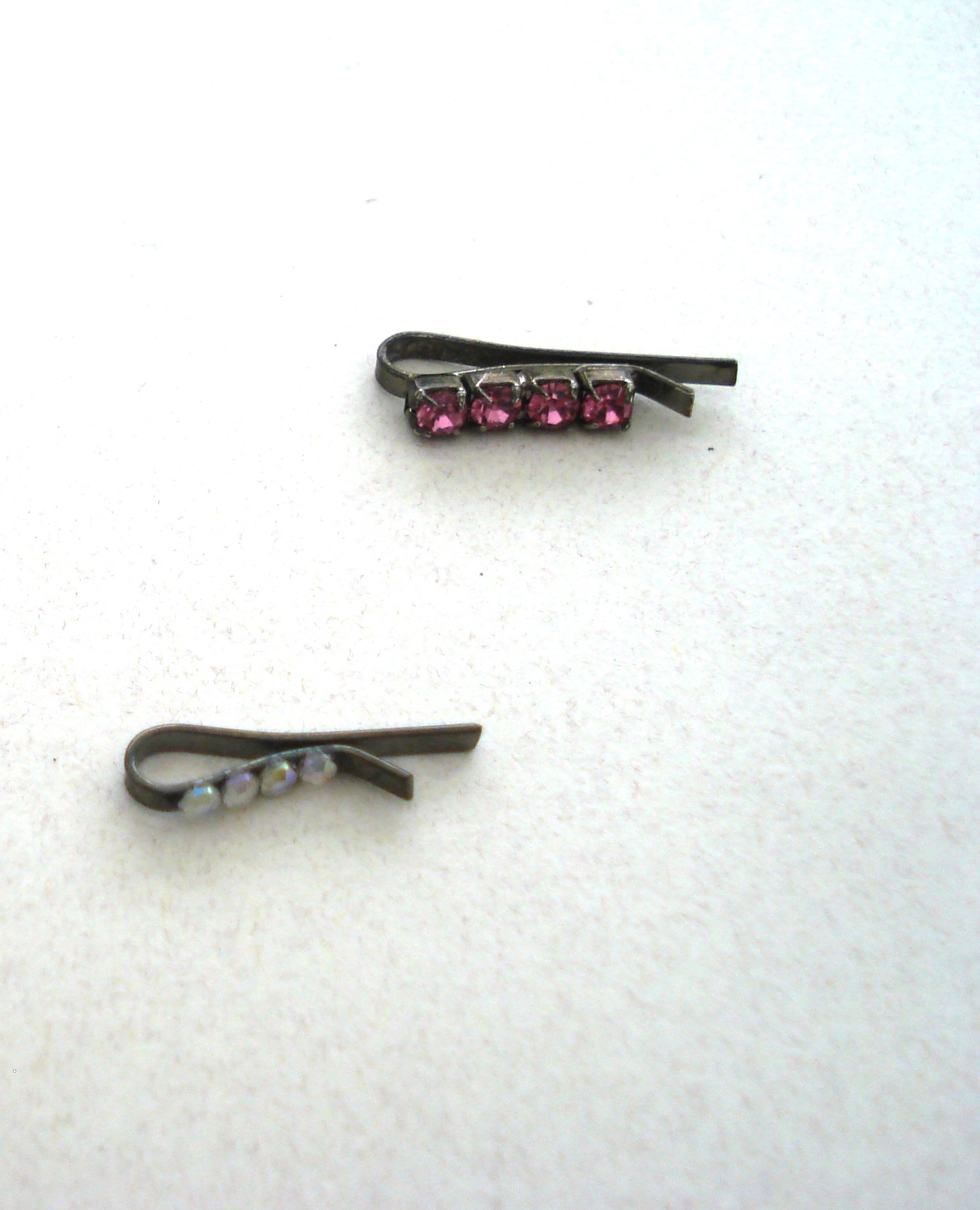 2 MINI BARRETTES A CHEVEUX  (HAIR CLIPS) pour GENE