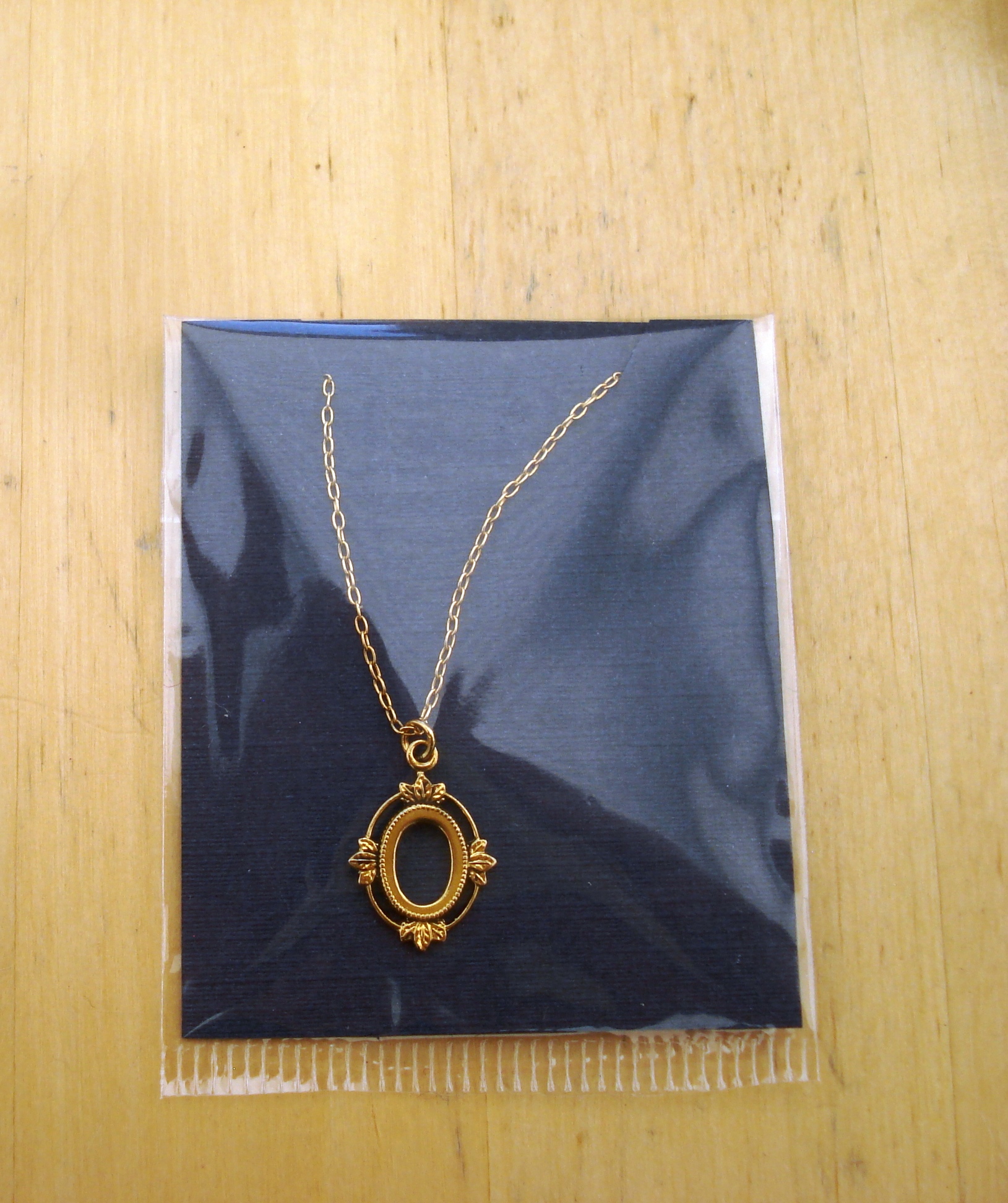 COLLIER DORE A PENDANTIF REF COL 27
