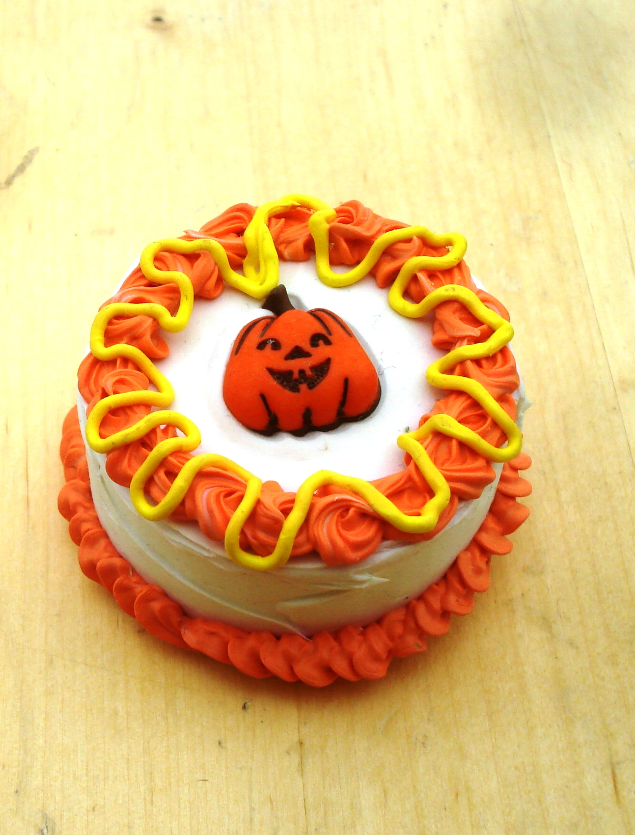 GATEAU HALLOWEEN ORANGE ET BLANC  ROND