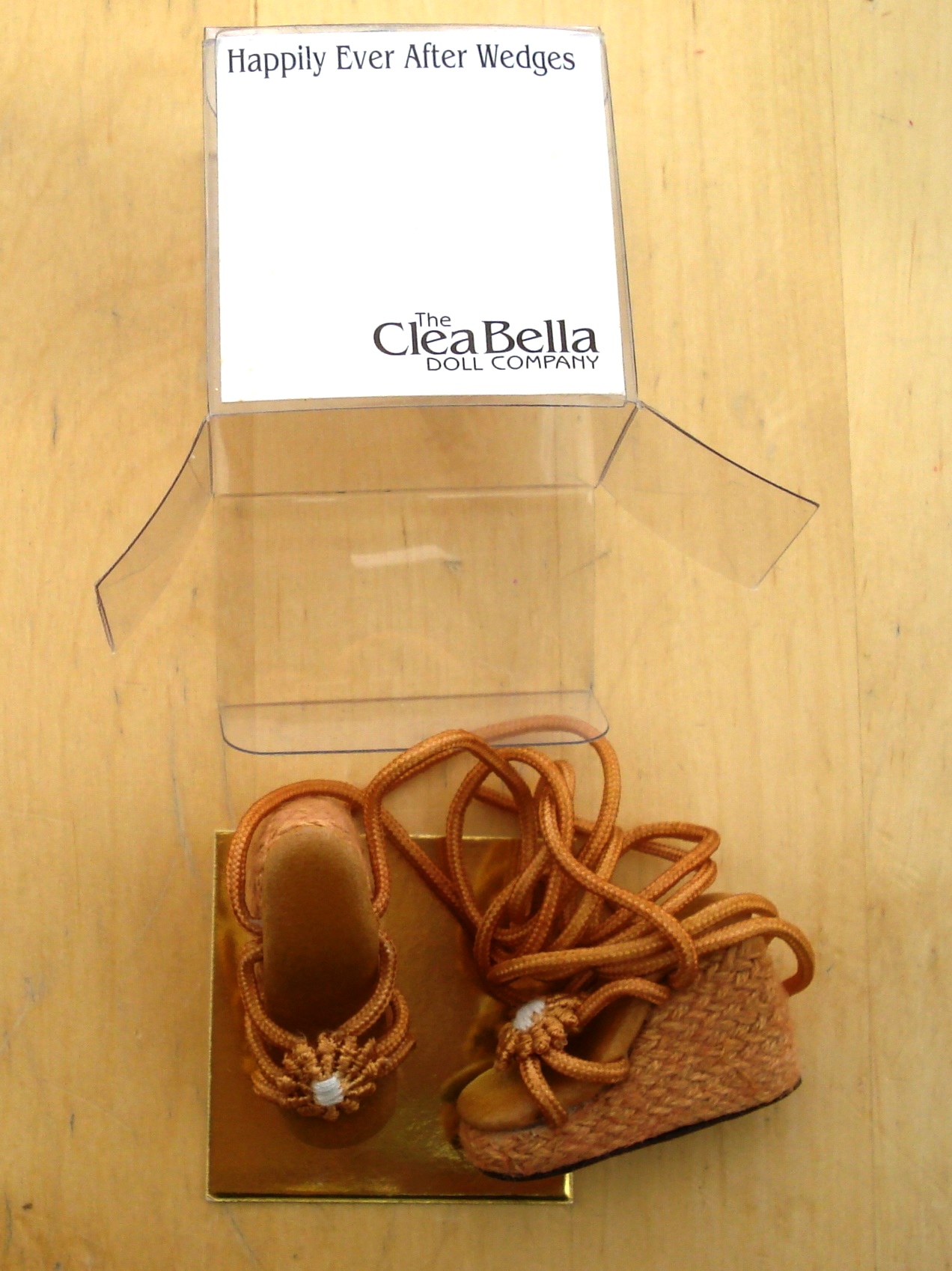 CHAUSSURES BEIGE COMPENSEE CLEA BELLA pour poupe 39 cm