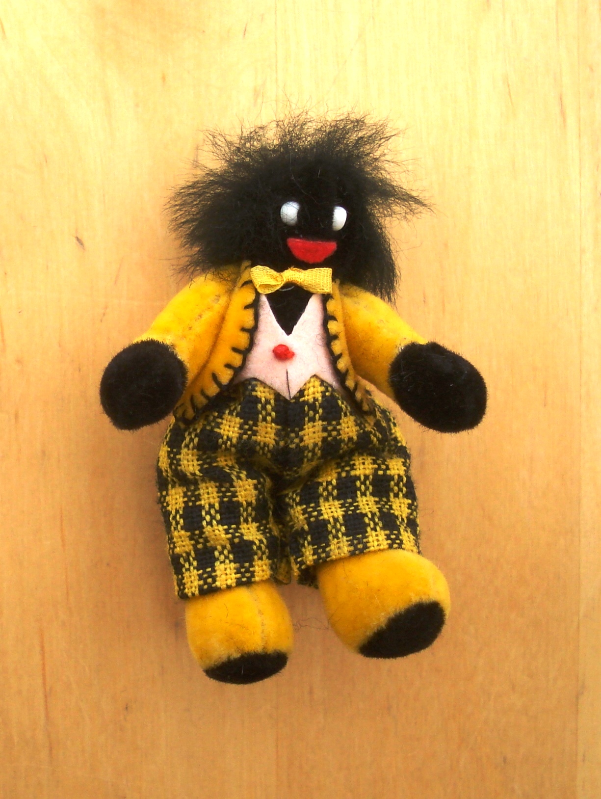 POUPEE GOLLY en peluche vest jaune  l'chelle des poupes 29 /