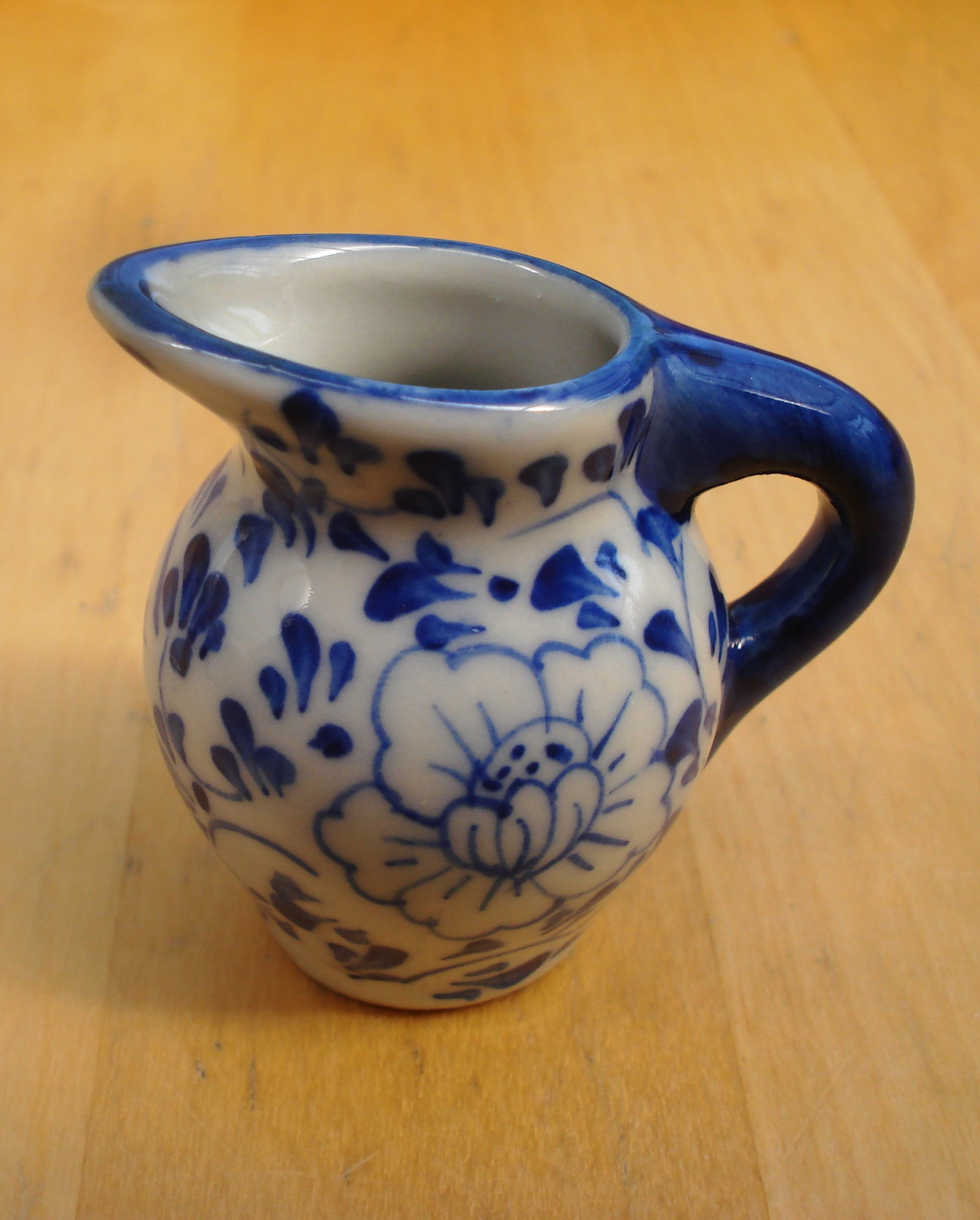 PICHET EN PORCELAINE  chelle poupe 39 cm