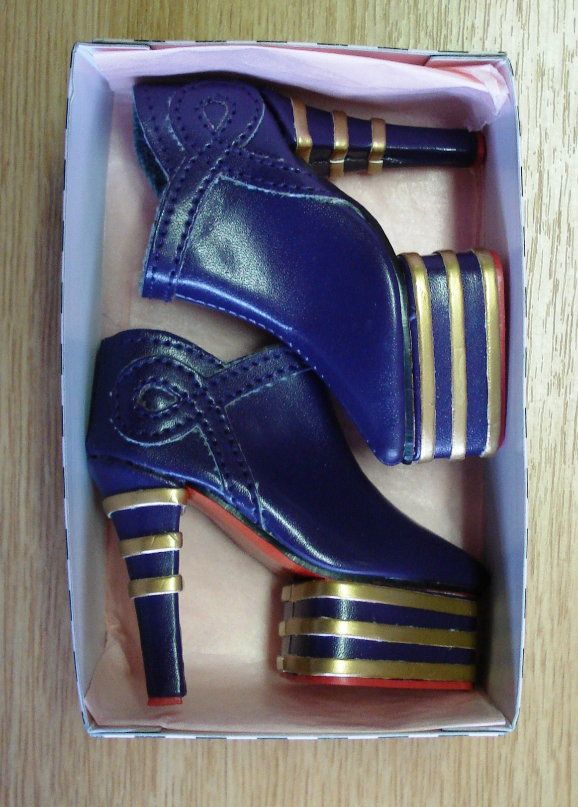 CHAUSSURES POUR CISSY POUPEE 53 CM