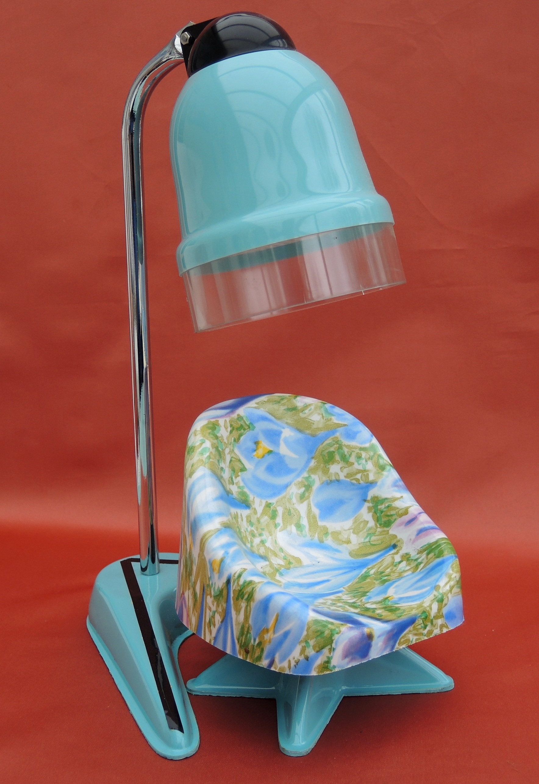 CHAISE ET SECHE CHEVEUX POUR POUPEES MANNEQUIN ANNEES 60